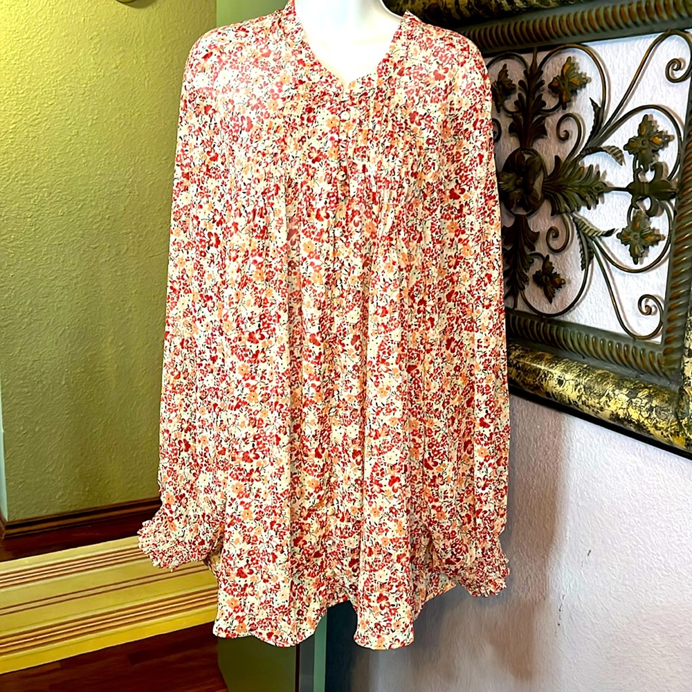 Torrid Top Red Floral Boho long Sleeve NWOT - button up - soo pretty Sz 5X
